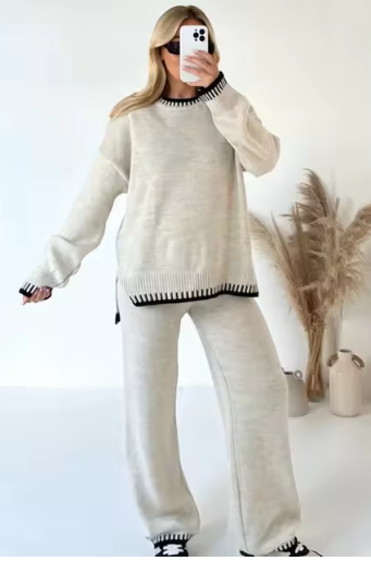 Elegant Autumn-Winter Women's Suit
